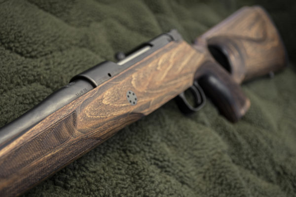 Guľovnica Mauser M 12 MAX- MCS systém THUMBHOLE v dreve s mieridlami 9,3x62